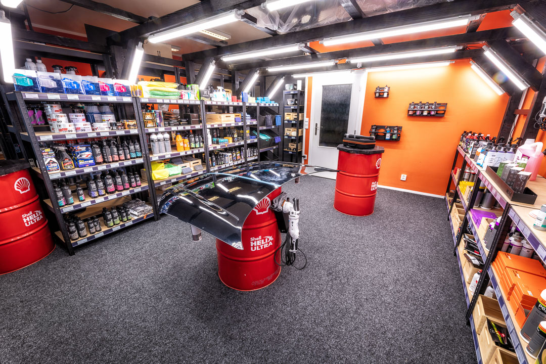 Mega Detail showroom